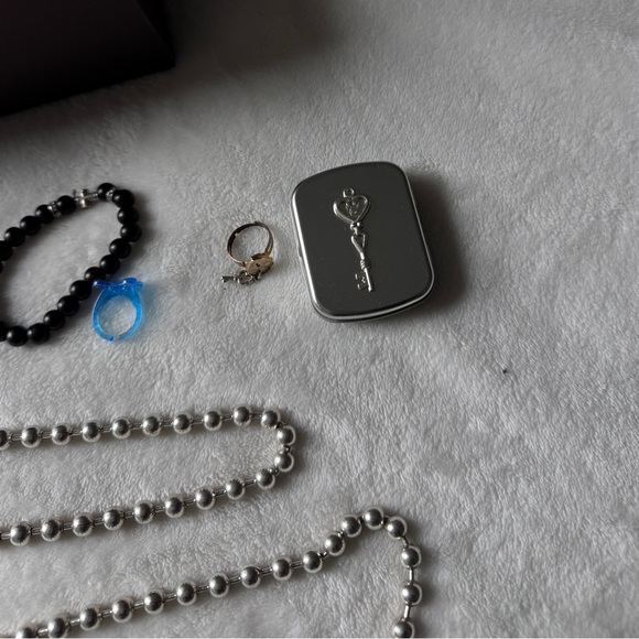 Jewelry Accessory Lot - Picture 5 of 7